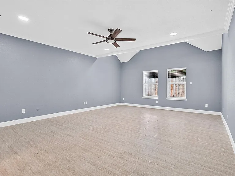 1032 Townplace St — Photo 15