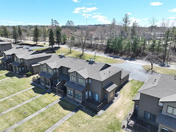 3rd image of 922 Railroad Ave W