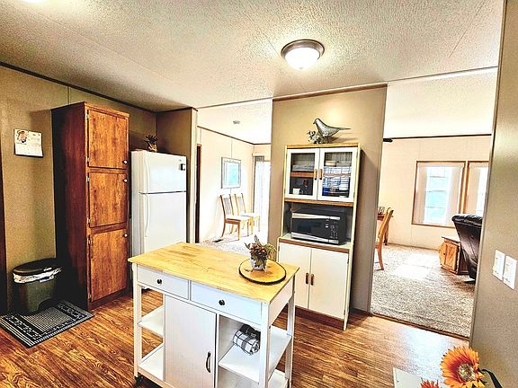 4th image of 32205 Brant Ln