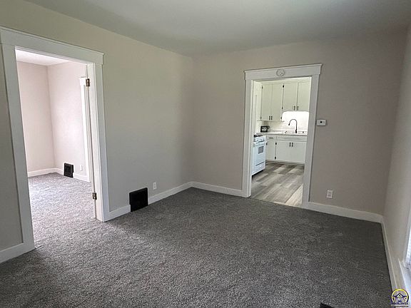 2nd image of 2501 SW Clay St