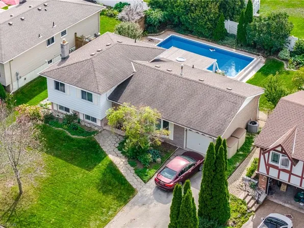 2452 Yarmouth Cres, Oakville, ON L6L 2M8