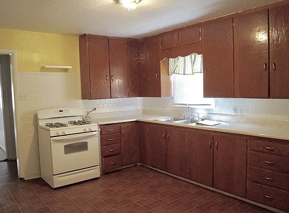 3rd image of 1800 E 14th St