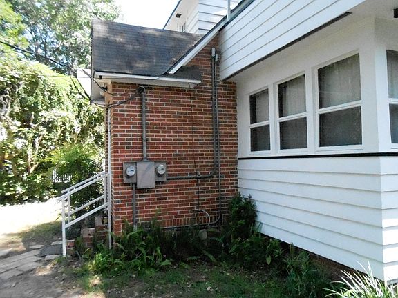3rd image of 517 Ward St