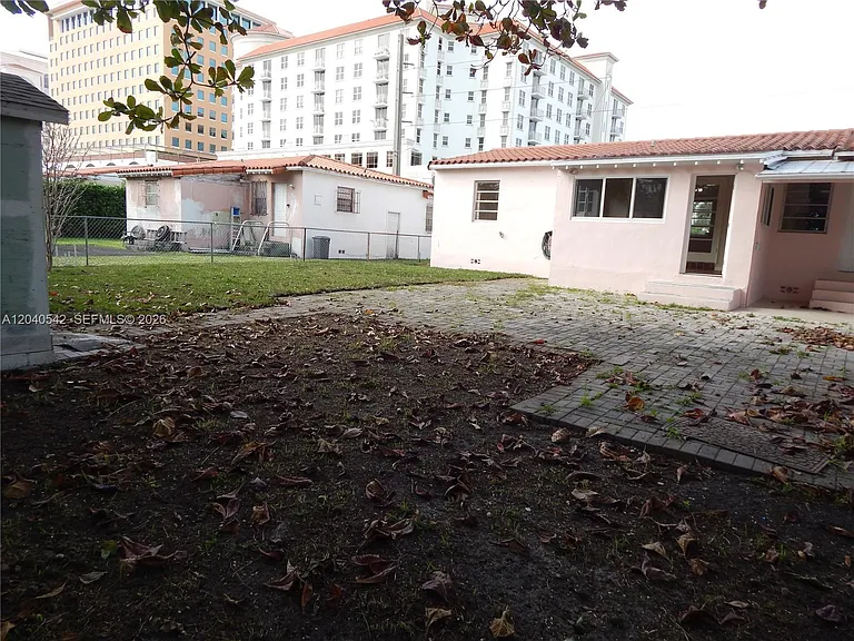 1841 SW 37th Ave — Photo 20