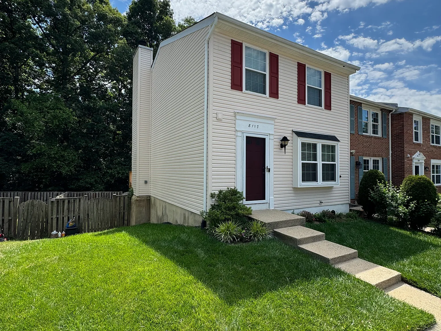 3 bed, 1220 sqft, $3,200 — Photo 1