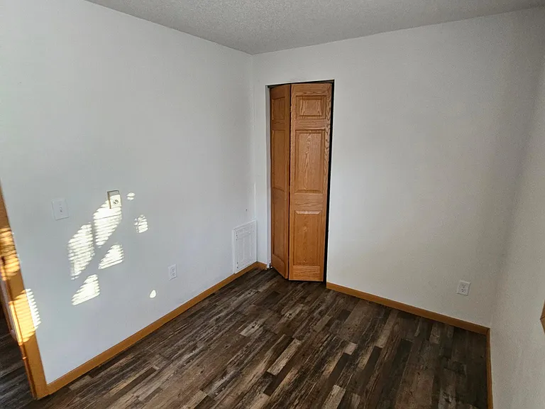 1260 Oakview Dr #1 — Photo 18