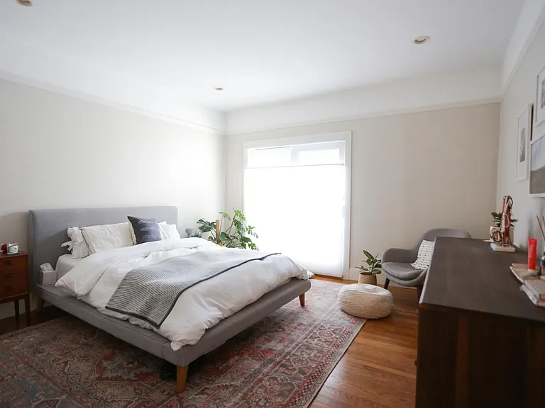 863 Haight St — Photo 3