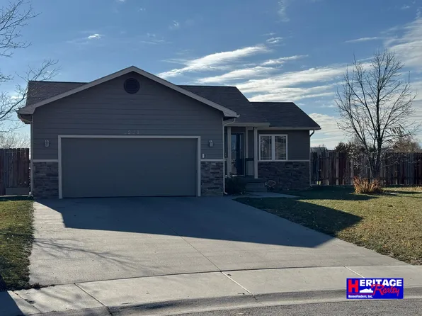 3332 Jantz Cir, Garden City, KS 67846