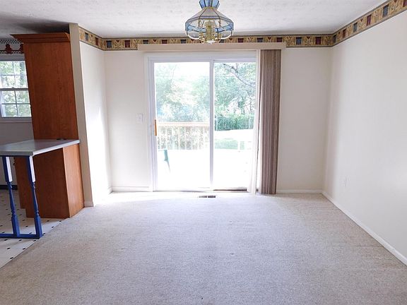 5th image of 1353 Linden Creek Dr