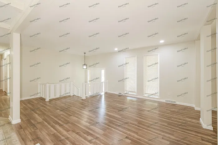 4 bed, 3.0 bath, 1580 sqft, $2,145 — Photo 3