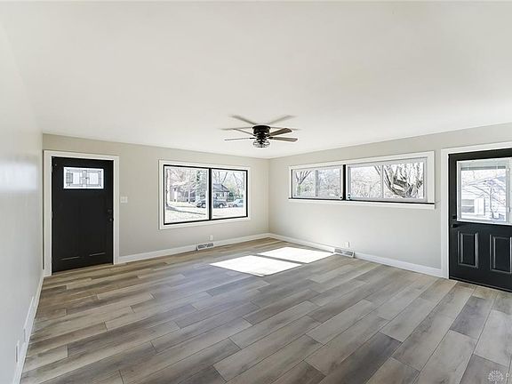 3rd image of 4009 Lisa Ln