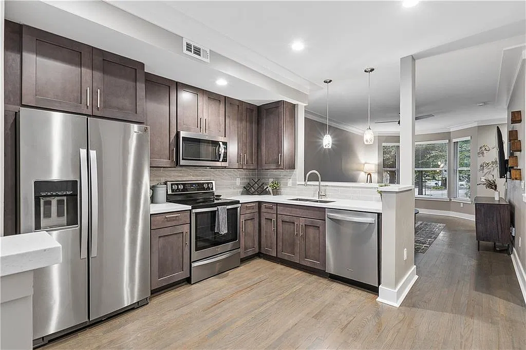 3 bed, 2.5 bath, 1792 sqft, $3,000 — Photo 2