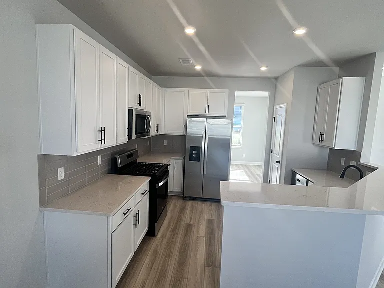 4548 Hoboken Way — Photo 5