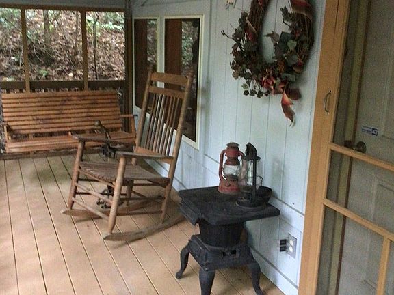 2nd image of 741 Adams Ln