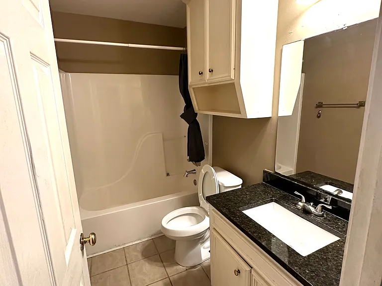 1621 Williamsburg Dr — Photo 13