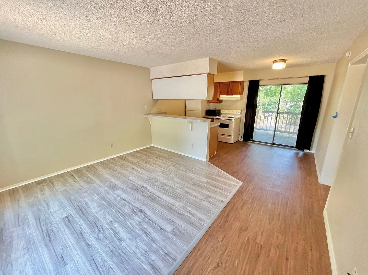 112 Hillside Cove — Photo 3