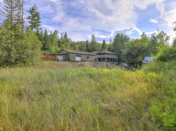 3525 McKellar Rd, West Kelowna, BC V4T 1W1