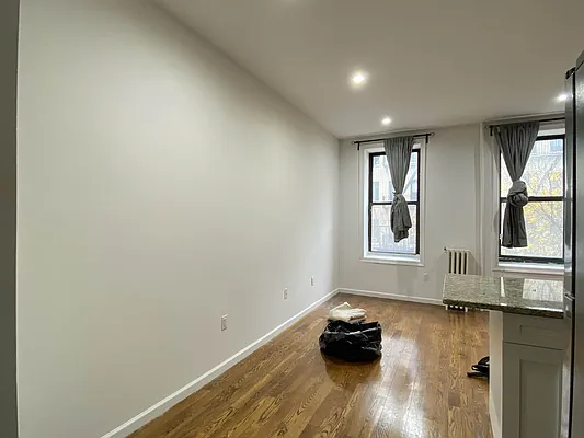 Rented by TheRealEstateCompany.com LLC | media 24