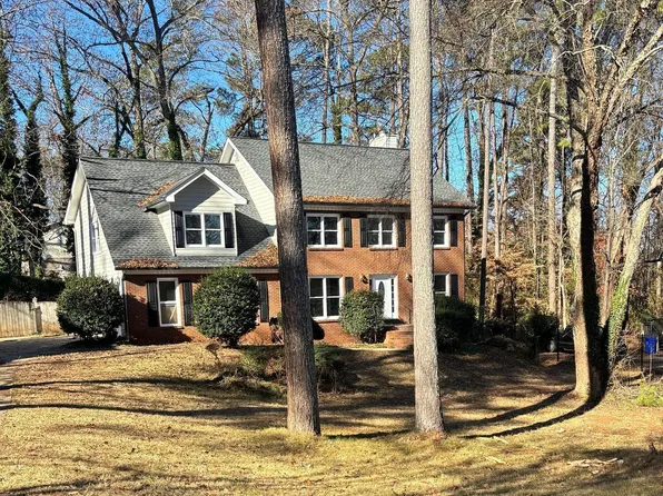 423 Orchards Walk, Stone Mountain, GA 30087