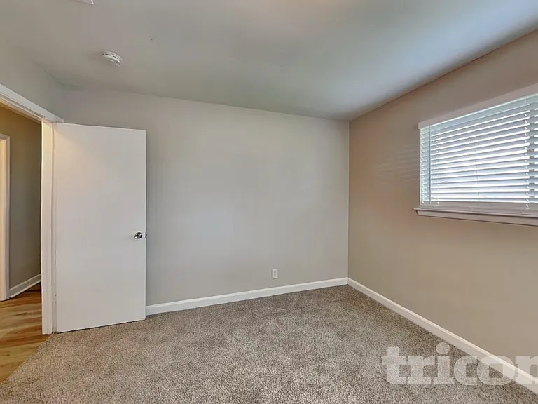 7326 Glen Trl — Photo 11