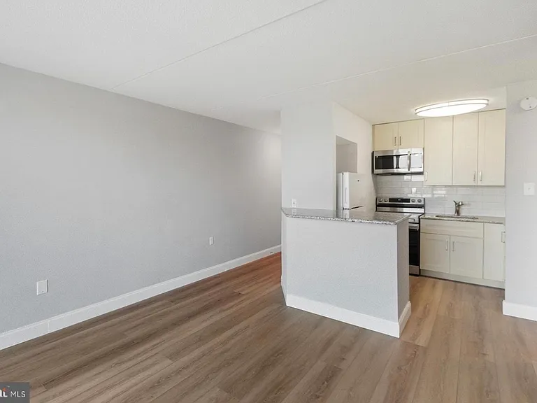 602 Playa Del Sol #602 — Photo 2