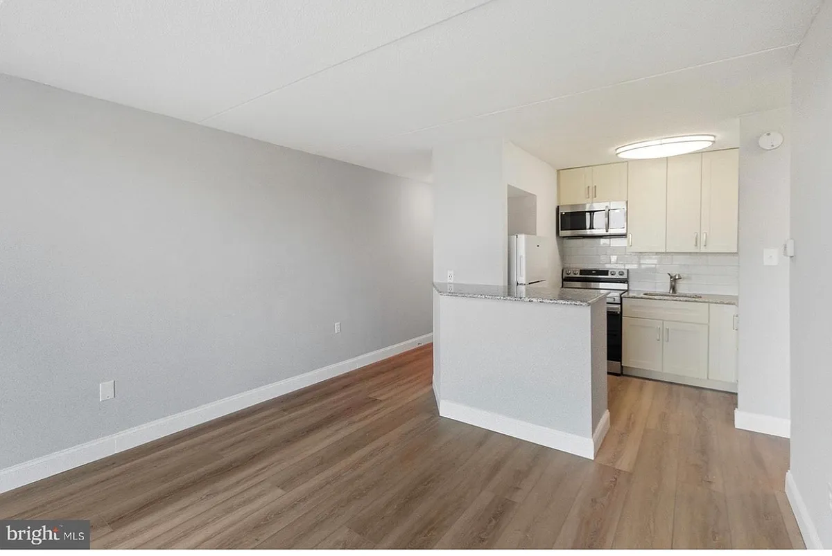 Building Photo - 602 Playa Del Sol #602