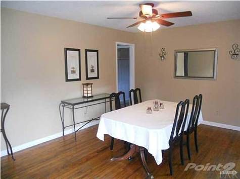 Another view of well maintained home.