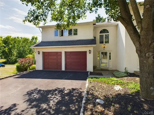 4 Aspen Ct, Easton, PA 18040