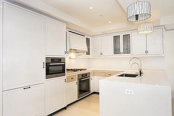 Rented by Domus Realty | media 46