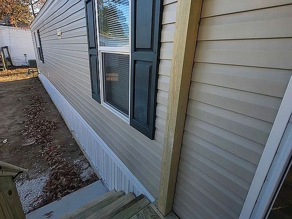 2nd image of 1336 White Oak Dr