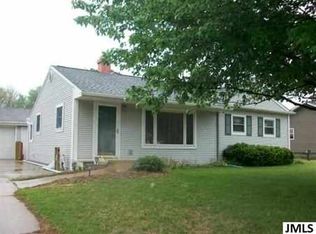 128 Edgewater Dr, Michigan Center, MI 49254