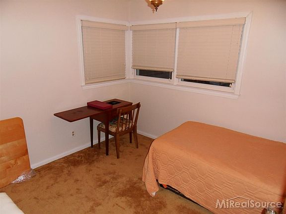 5th image of 4010 Greenway Ave