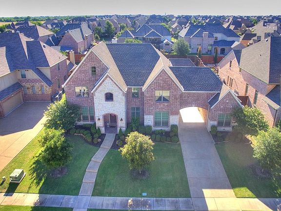 3rd image of 1324 Twin Knoll Dr