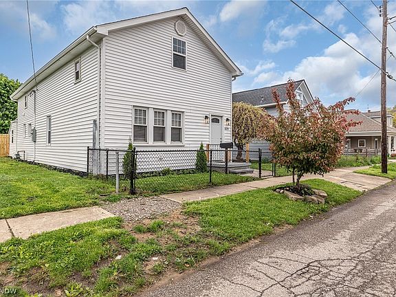 2nd image of 3229 W 52nd St
