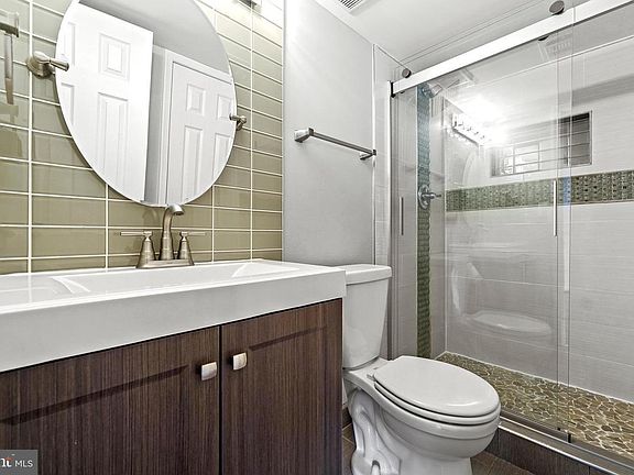 2nd image of 21115 Potomac Trail Cir #Basement