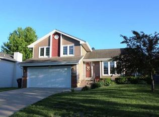 4614 Bel Aire Rd, Des Moines, IA 50310