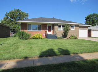 1307 N Hewett Ave, Hastings, NE 68901