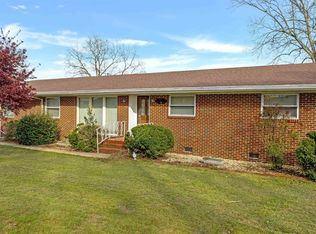 61 Rains Ave SE, Rainsville, AL 35986