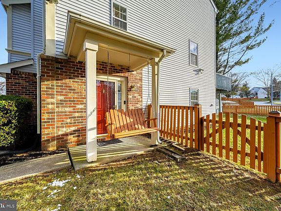 2nd image of 601 Brickston Rd