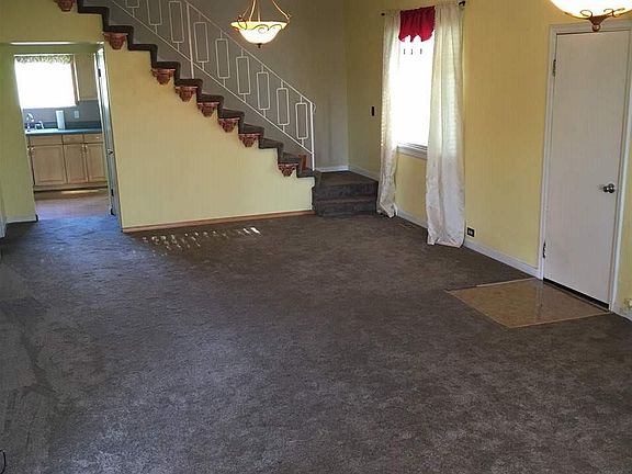 5th image of 301 W Rednour St