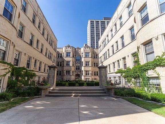 2nd image of 820 W Sunnyside Ave APT 2A