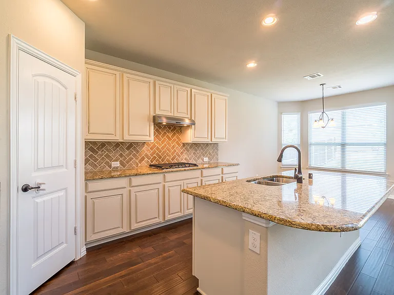3905 Cozy Pine Dr — Photo 8