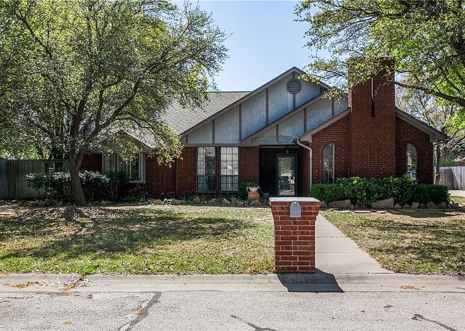 1st image of 120 Baird Cir
