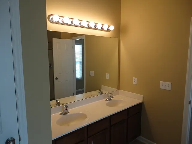 1010 Golden Crest Dr — Photo 13