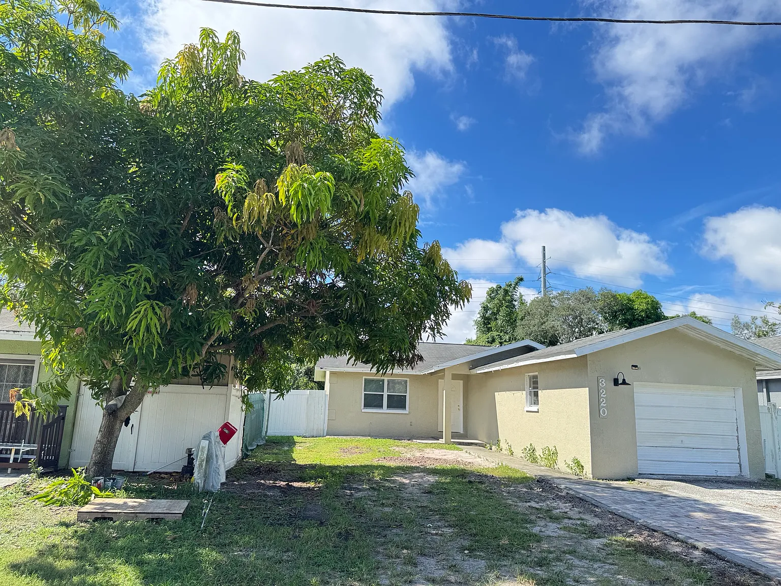 3 bed, 1326 sqft, $2,450 — Photo 1