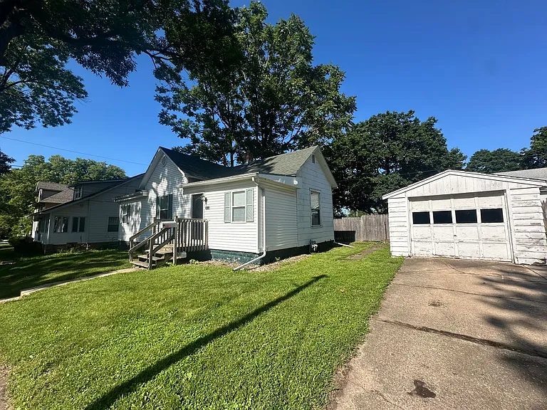 1607 N Roosevelt Ave — Photo 12