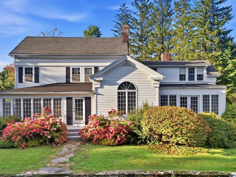 1st image of 851 Lenox Rd