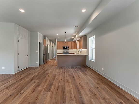5th image of 4716 N Winthrop Ave #3