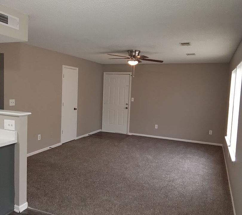 1st image of 208 W Meadow St APT A