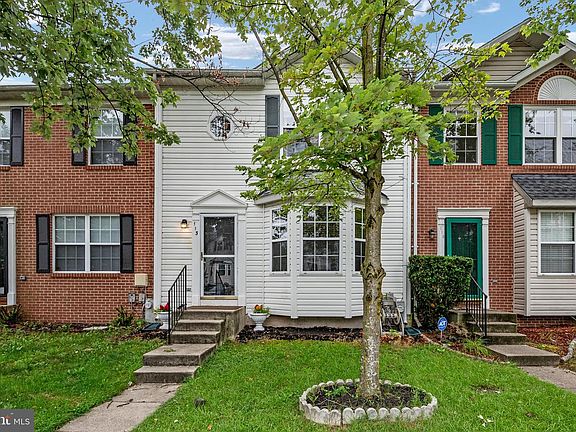 4th image of 113 Langdon Farm Cir